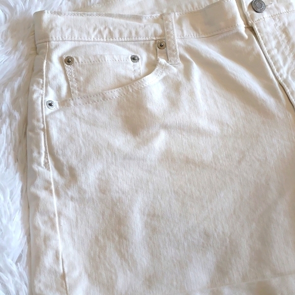 Gap white denim shorts, size 32 waist, Large - Picture 3 of 5